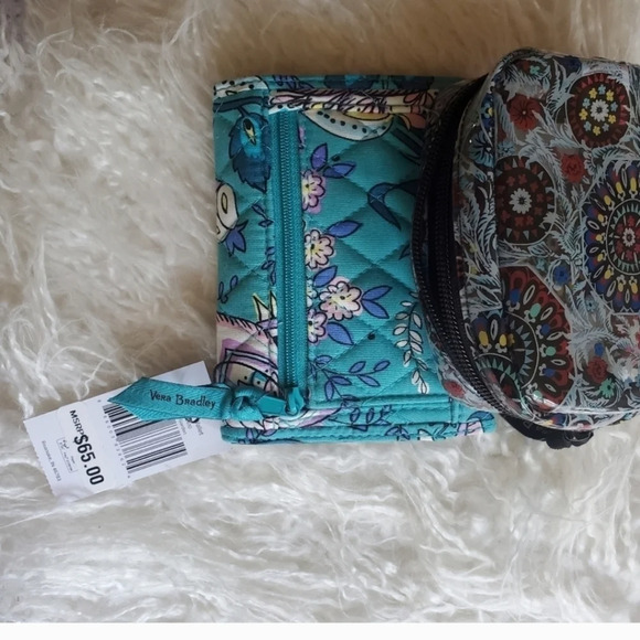 Vera Bradley RFID Blue Floral small billfold & Vera blad clear floral cosmetic - Picture 4 of 9